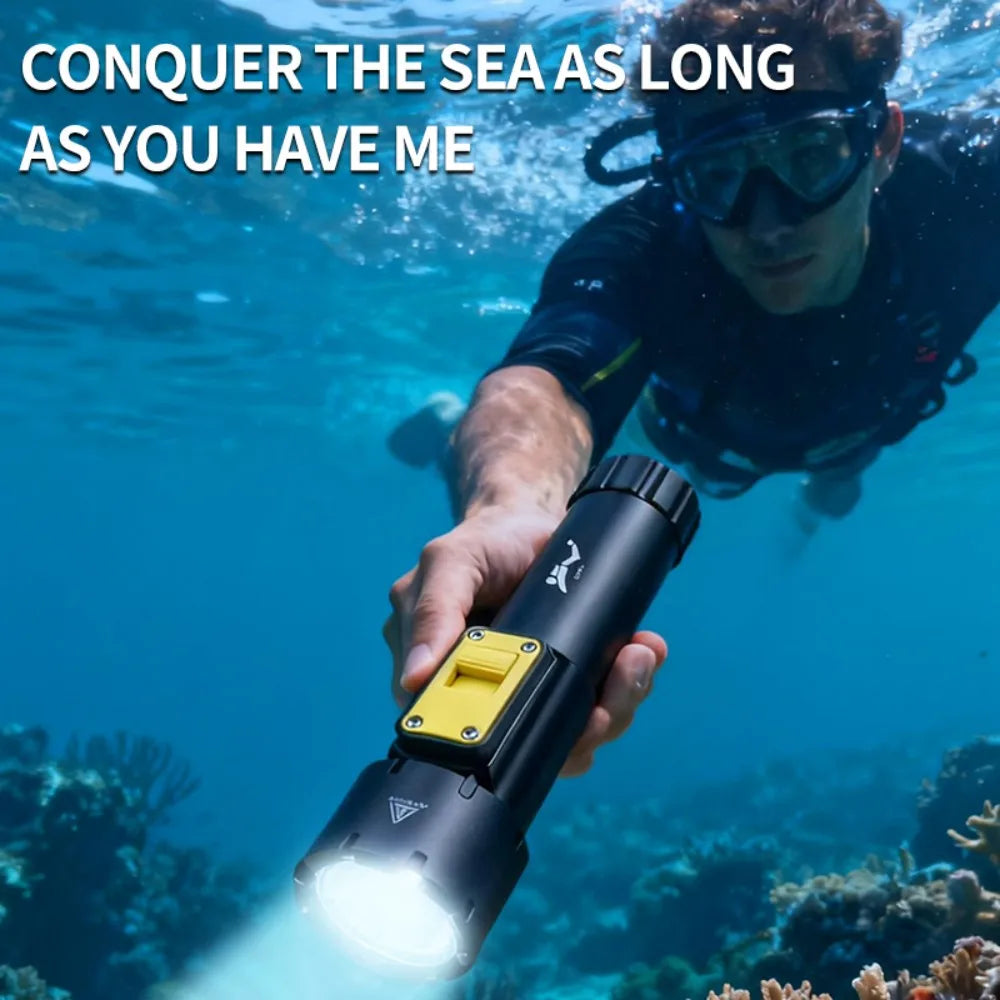 Diving Flashlight 2000LM USB Rechargeable Underwater Light 50M IPX8 Waterproof Scuba Speargun Light for Diving Spearfishing Swim